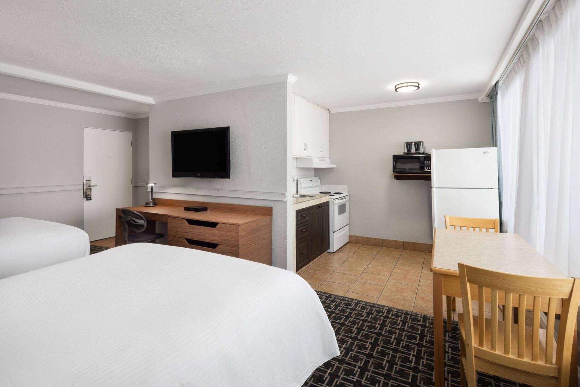 Baymont By Wyndham Edson Otel Dış mekan fotoğraf