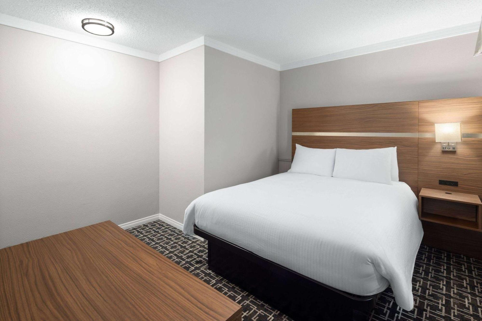 Baymont By Wyndham Edson Otel Dış mekan fotoğraf